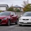 マツダ2の年式別モデルの違いを比較するイメージ